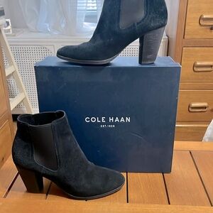 Cole Haan size 9 black suede bootie